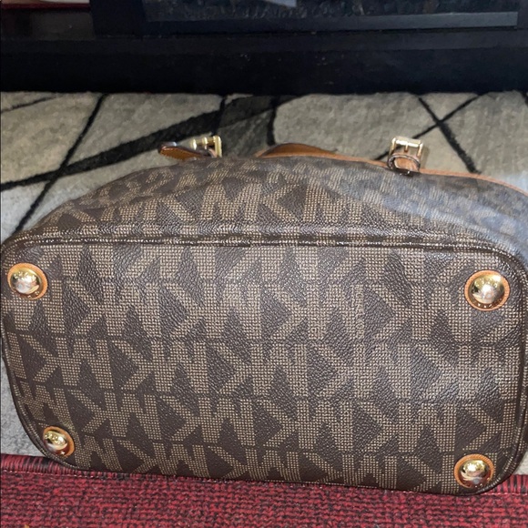 Micheal Kor’s Jet Set Brown Monogram Tote Bag with Matching Wallet 16”W x 13”H 🌸 - Picture 6 of 16